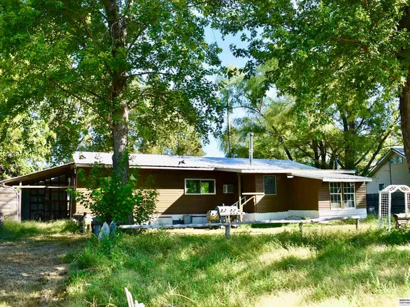 319 McGinns Lk, North Bend, NE 68649