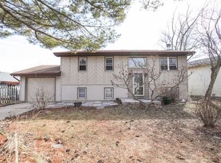 23 Ivey Ct, Bloomington, IL 61701