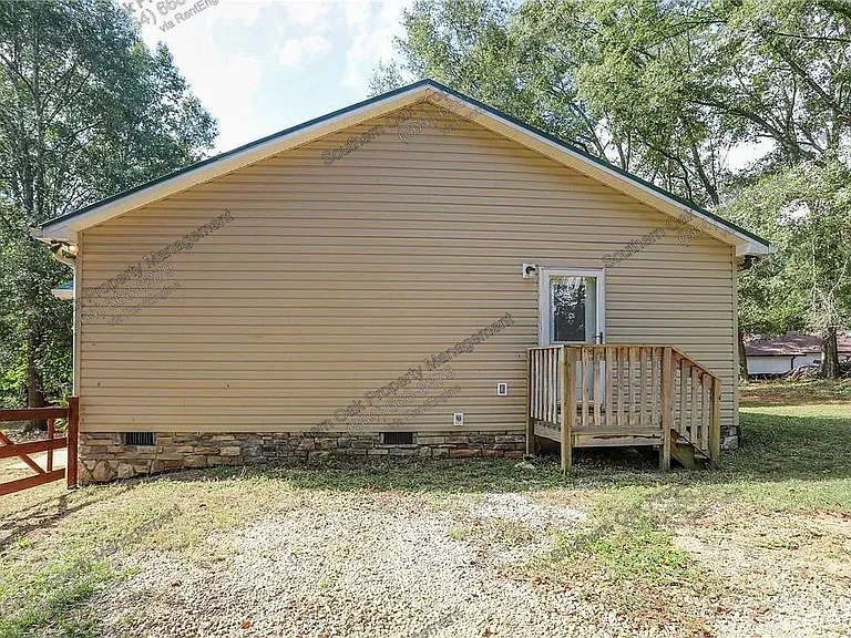 112 Aiken St — Photo 30
