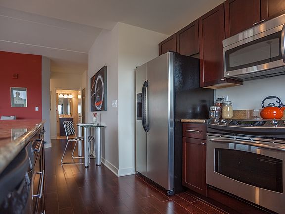 5th image of 111 N Ashley St Suite 609