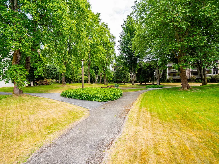 7631 Steveston Hwy #208 — Photo 27