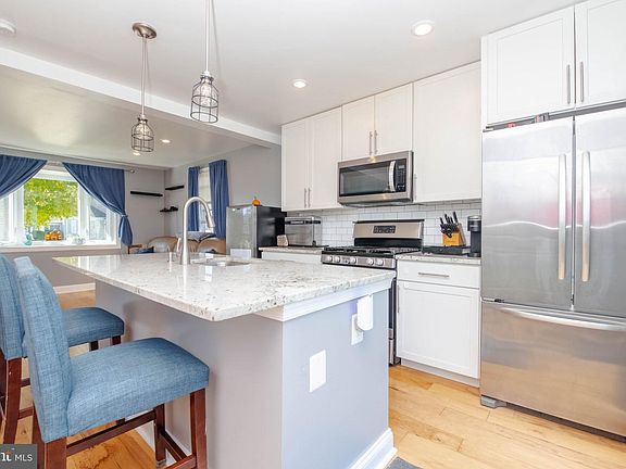 2nd image of 8228 Watersedge Rd