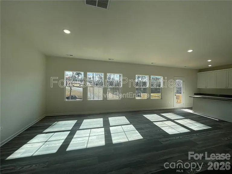 582 30th Avenue Cir — Photo 5