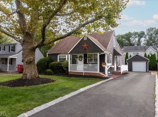 13 Sunset Dr, Clark, NJ 07066