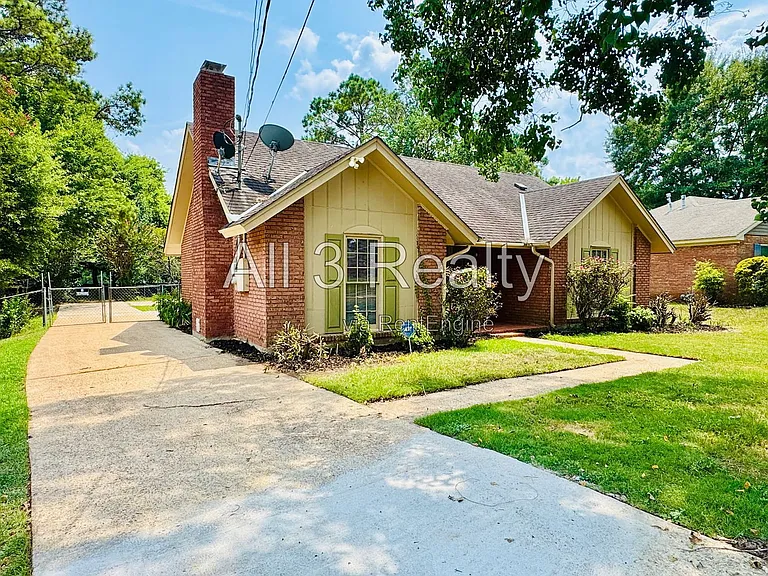2905 Willow Lane Dr — Photo 2