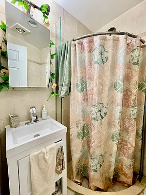 Rented by R New York | media 38