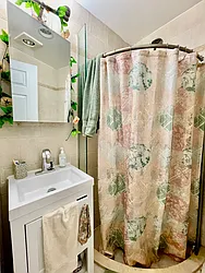 Rented by R New York