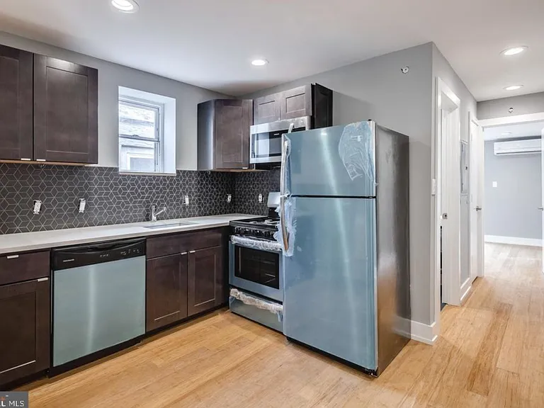 1530 Christian St #3 — Photo 8