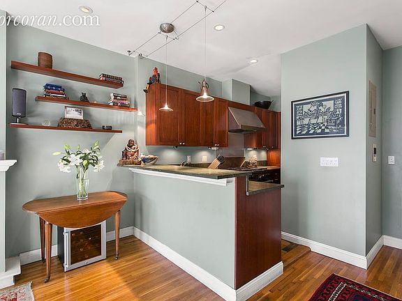 4th image of 46 W 71st St APT 4B
