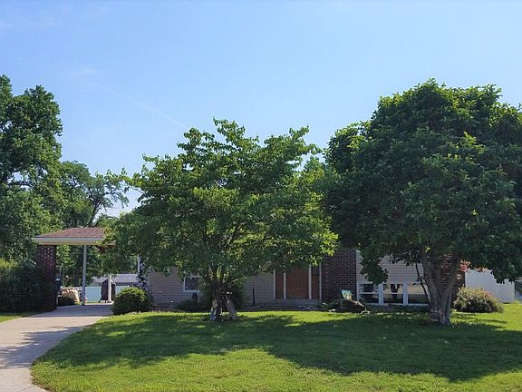 4th image of 1355 Madison Ln