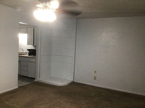 4th image of 2110 Tanglewood St #2110