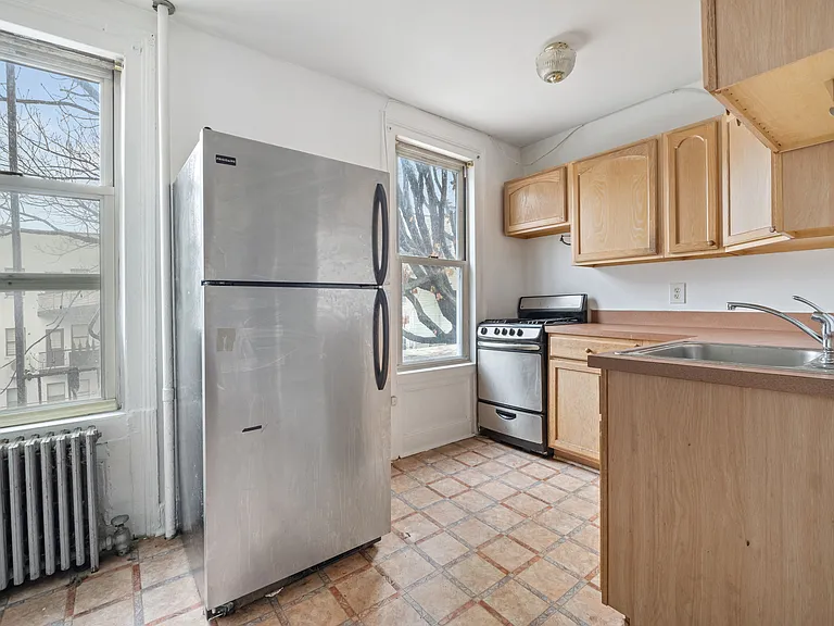 961 Lorimer St #2 — Photo 2