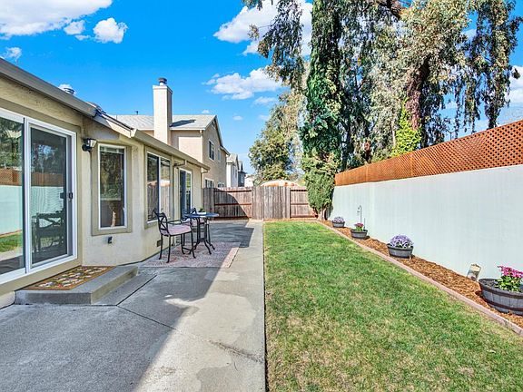 5th image of 329 Ridgecrest Circle