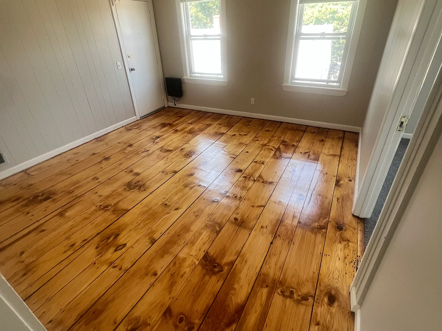 3 bed, 950 sqft, $1,800 — Photo 2