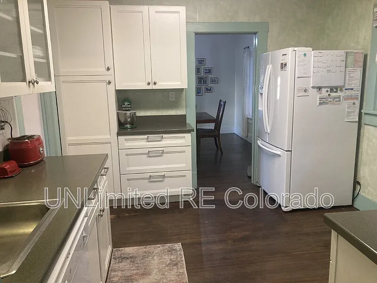 410 Comanche St — Photo 3