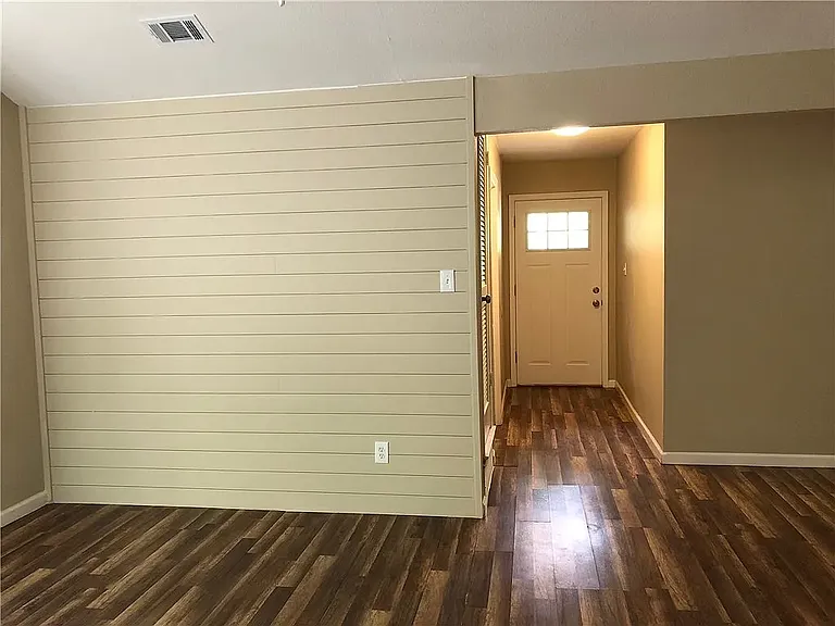 3003 Lakeside Dr — Photo 7