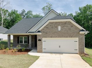 106 Cottage Ct, Box Springs, AL 31801