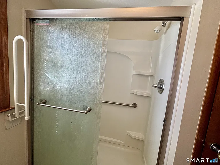 148 Edgewood Dr — Photo 17