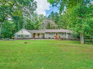 42 Perry Dr, Ewing, NJ 08628