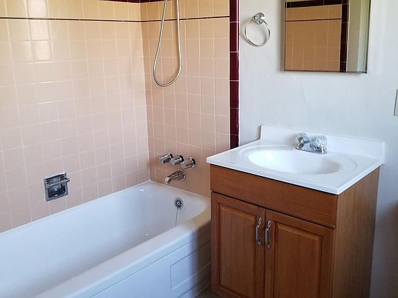 2nd image of 2136 Park Ave APT 8