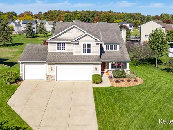 8715 Sun Park Dr, Zeeland, MI 49464