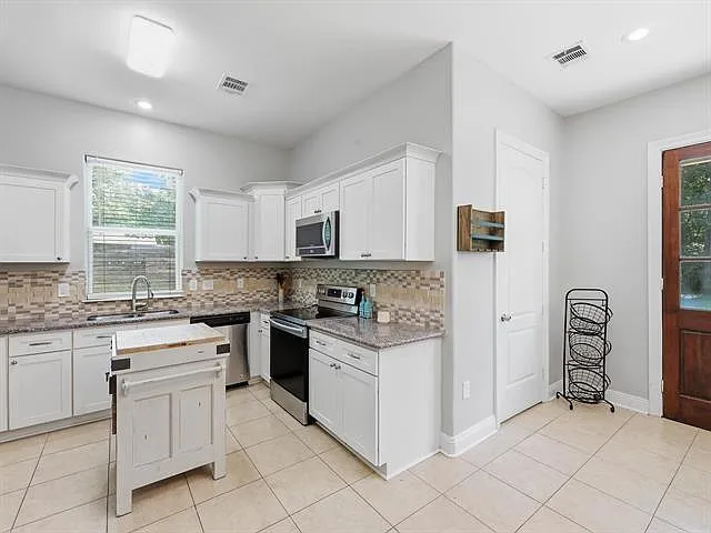 4261 Carlene — Photo 13