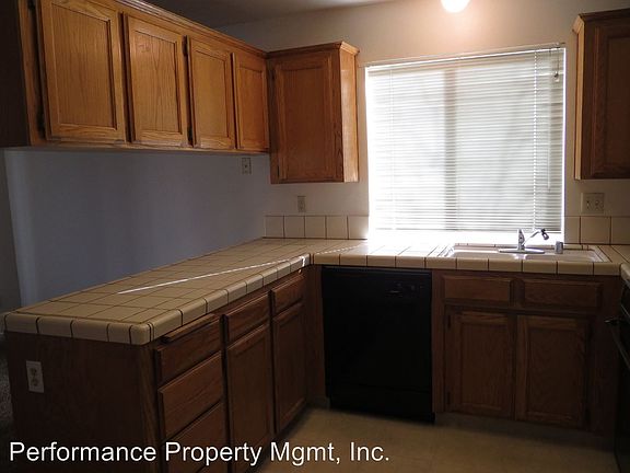 3rd image of 8735 N Cedar Ave Unit 140