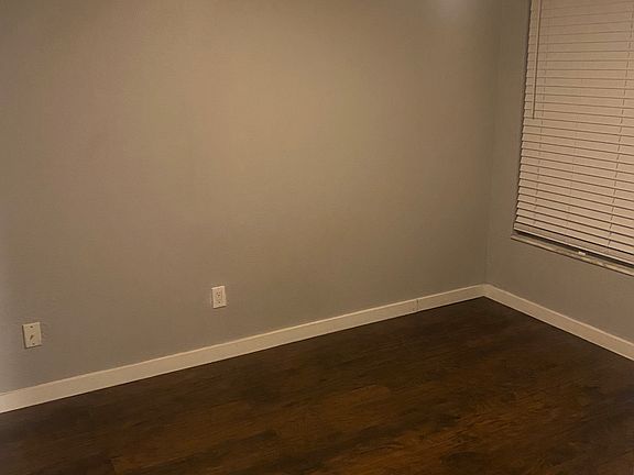 3rd image of 9827 86th St