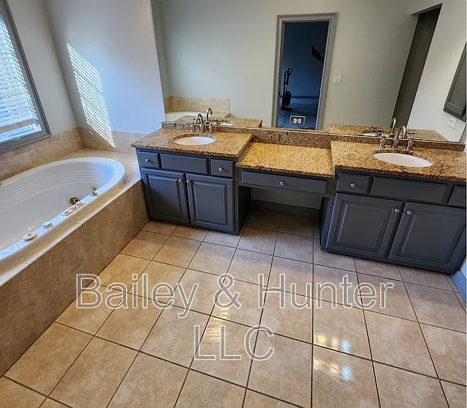 3365 Regent Pl SW — Photo 28