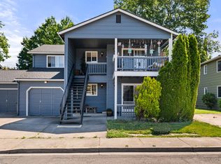566 Village Dr, Central Pt, OR 97502