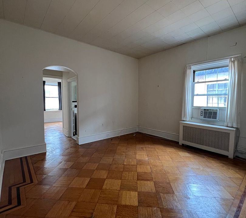 2030 Spruce Street Apartment Rentals Phila, PA Zillow