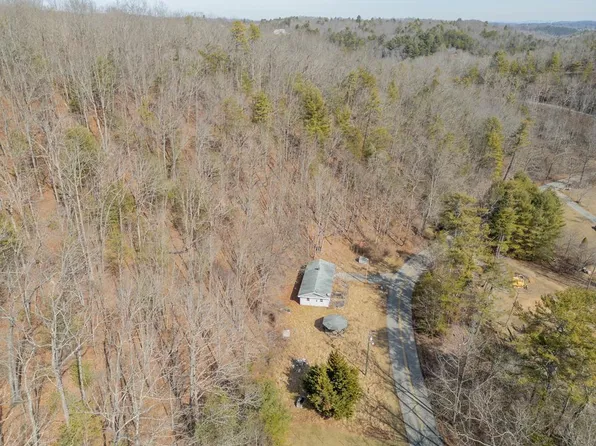 3511 Case Knife Rd, Pulaski, VA 24301