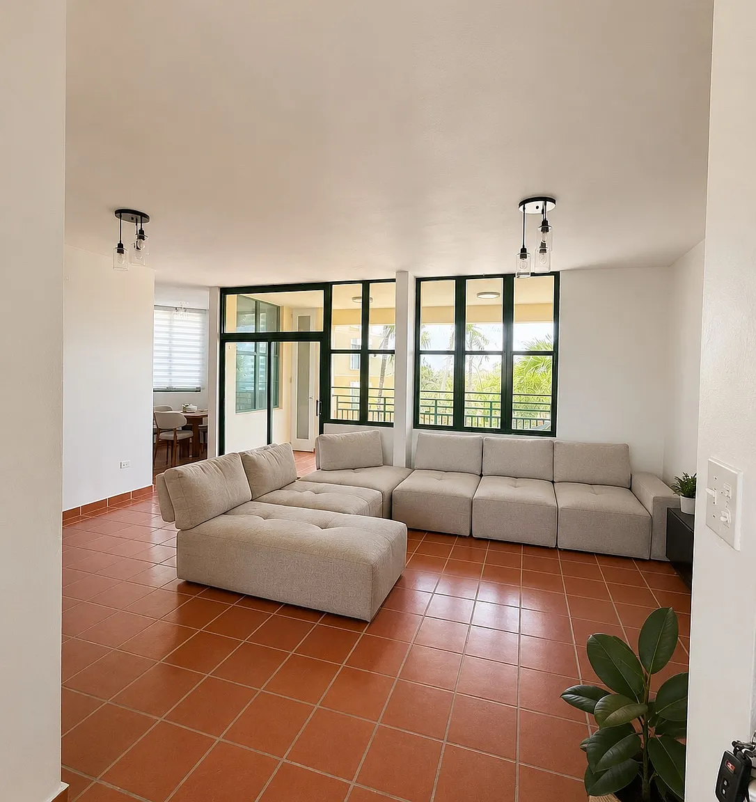 3 bed, 1676 sqft, $3,000 — Photo 2