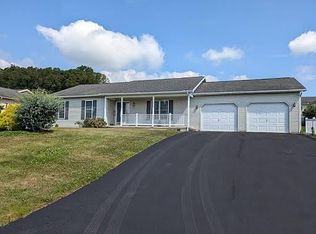 72 Jonathan Dr, Mount Pleasant Mills, PA 17853
