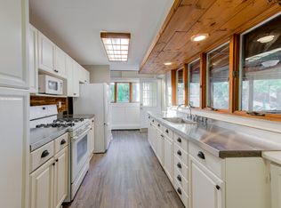 7 Broadway, Belford, NJ 07718