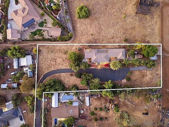 3rd image of 2258 Catalina Ave