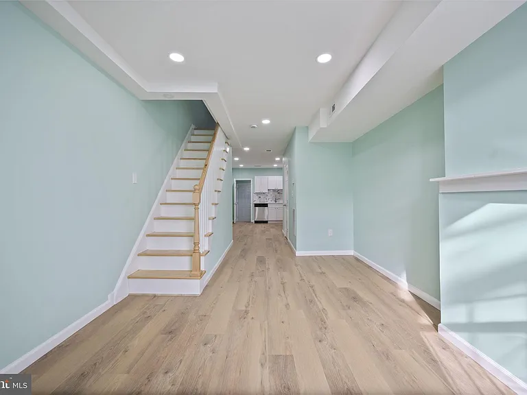 1316 McHenry St — Photo 5