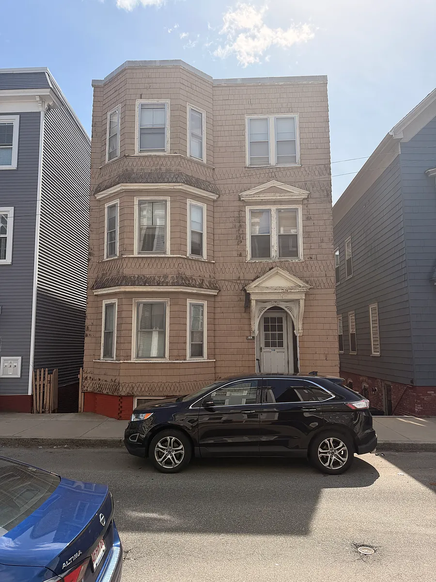 Building Photo - 18 Washburn St #2
