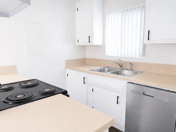 325 Stillman Ave APT B, Upland, CA 91786