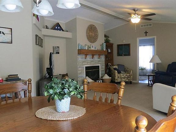 Dining room / living room