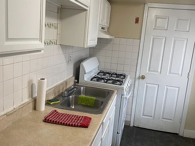 402 W 1st Ave #402B — Photo 15