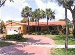 15100 Dunbarton Pl, Miami Lakes, FL 33016