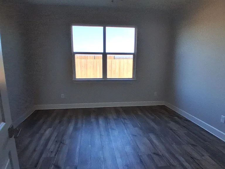 1020 Calhoun Dr — Photo 7