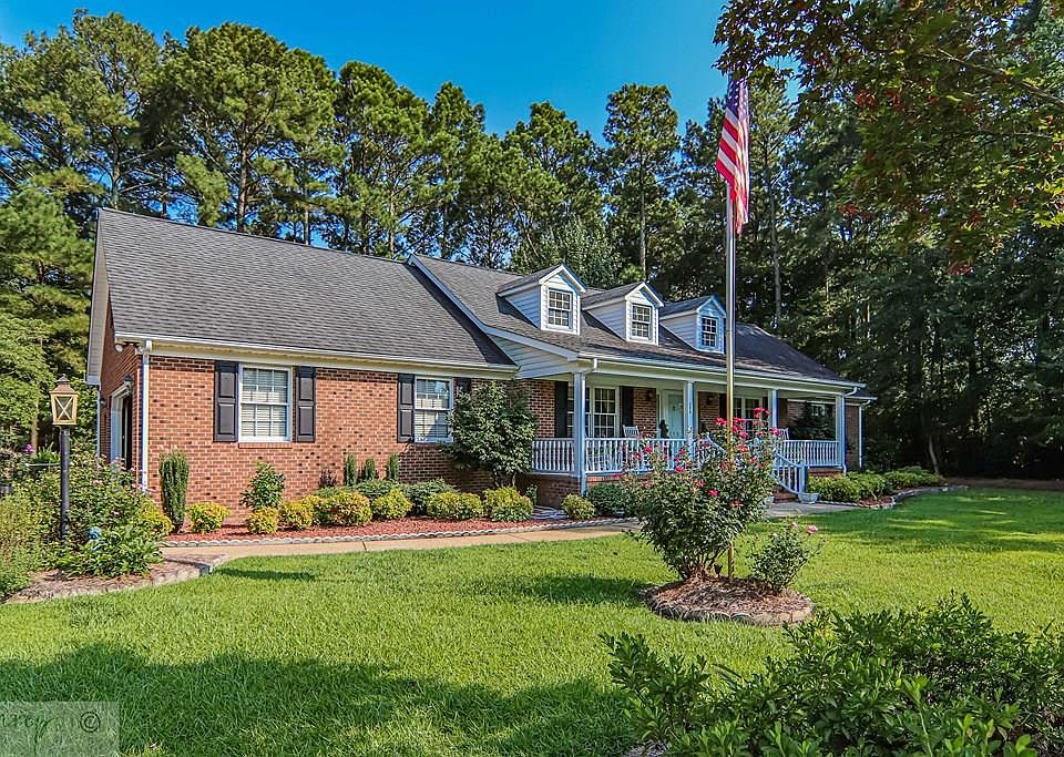 1st image of 206 Walden Woods Dr