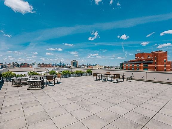 3rd image of 1209 Dekalb Ave #226A