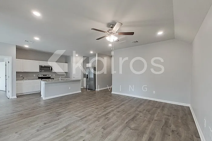 123 Santiago Ct — Photo 6