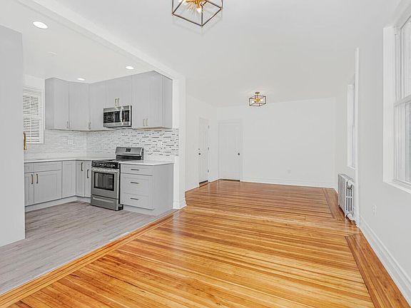 4th image of 865 E 231st St #1A