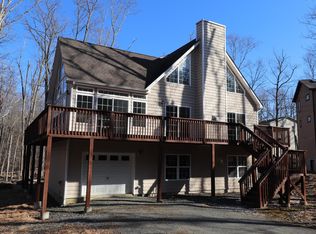 138 Rainbow Dr, Lackawaxen, PA 18435