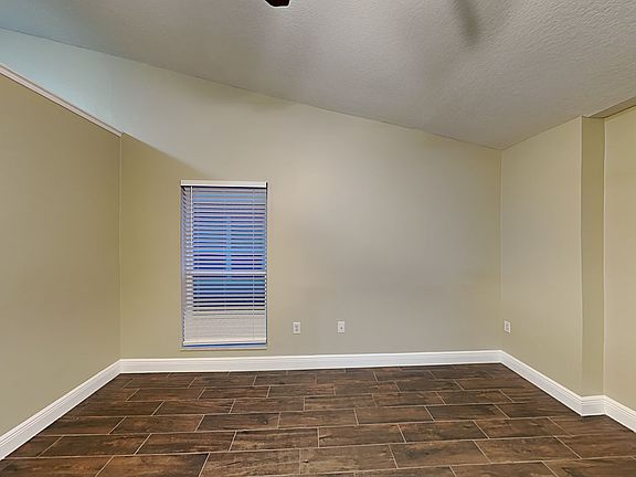 3rd image of 1819 Osman Ave