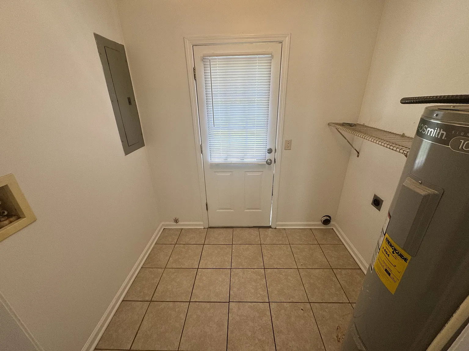 2 bed, 1.0 bath, 1025 sqft, $995 — Photo 4